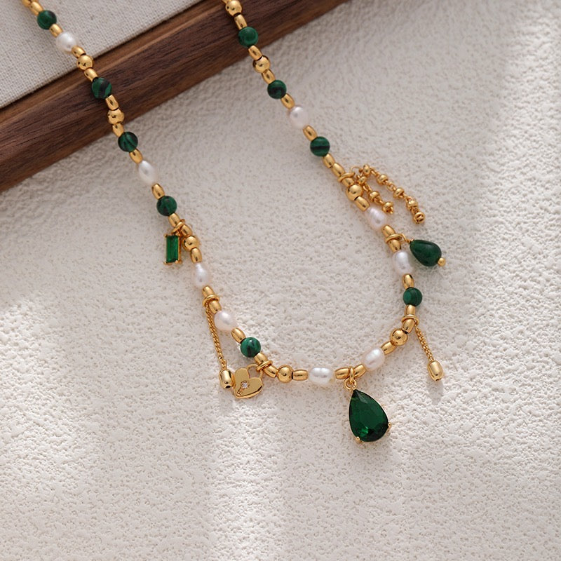 Gold-Plated Fashionable Retro Style Necklace with Pearls and Natural Stones