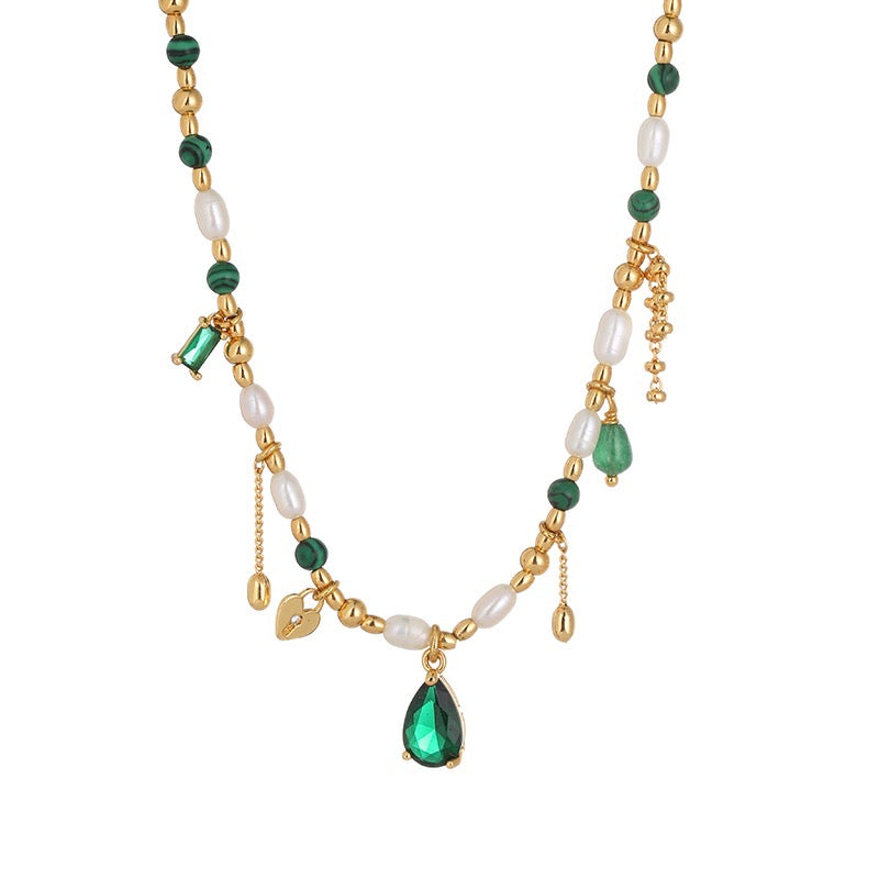 Gold-Plated Fashionable Retro Style Necklace with Pearls and Natural Stones