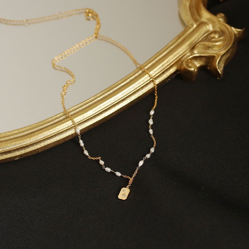 Gold-Plated Elegant Natural Pearl Necklace with Pendant