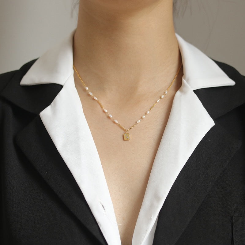 Gold-Plated Elegant Natural Pearl Necklace with Pendant