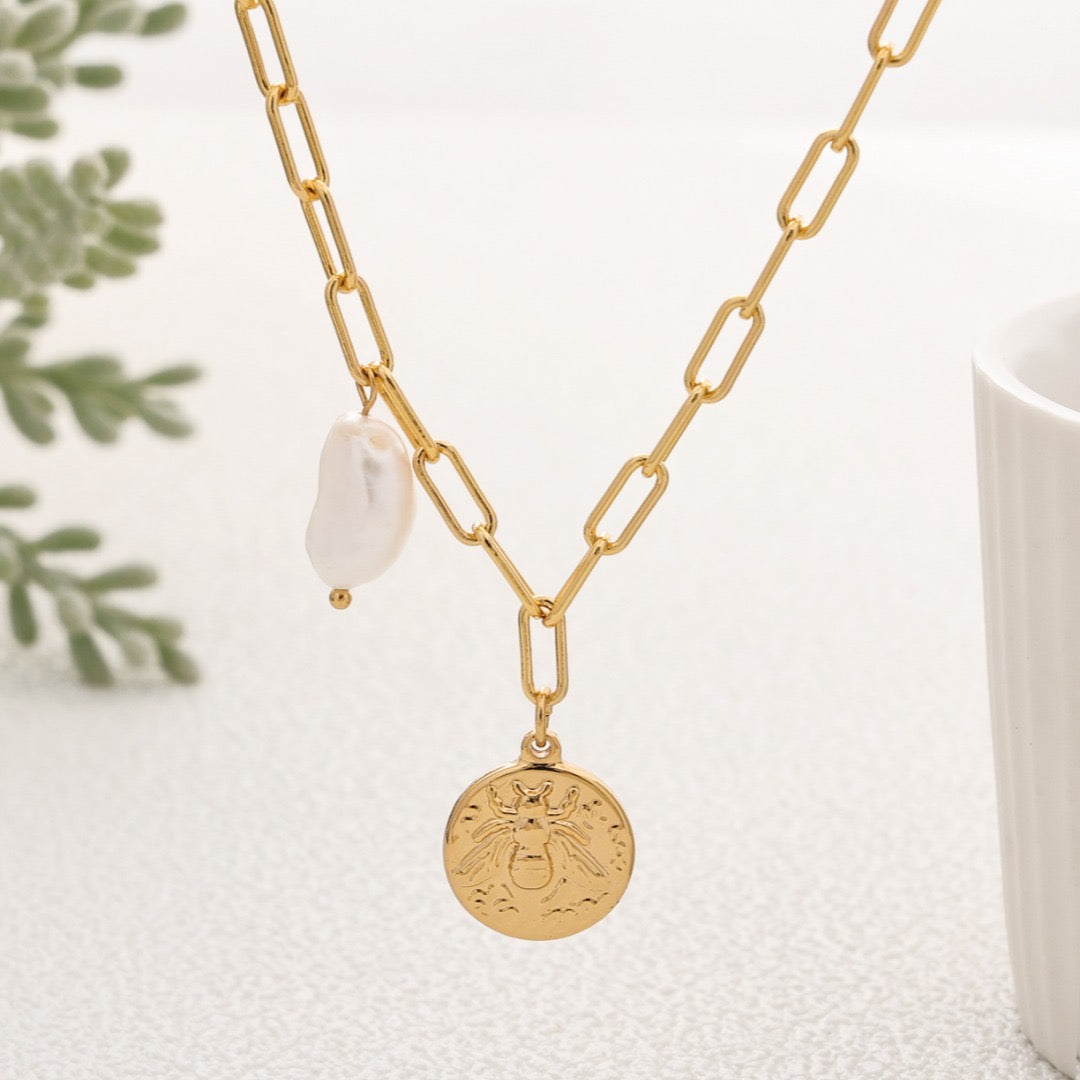 Gold-Plated Chic Vintage Medallion and Pearl Drop Necklace