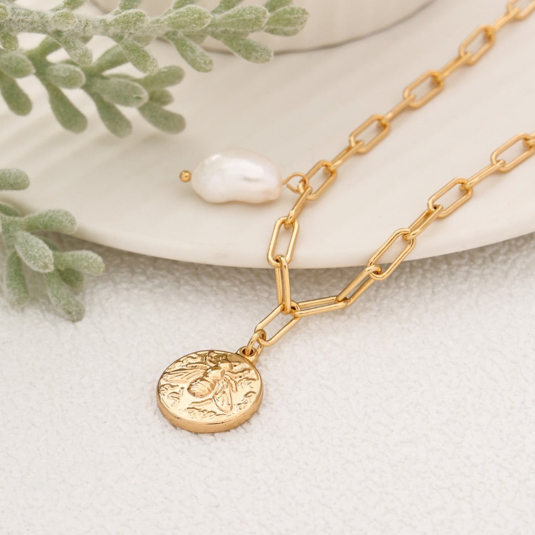 Gold-Plated Chic Vintage Medallion and Pearl Drop Necklace