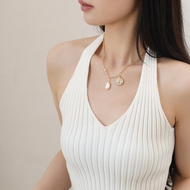 Gold-Plated Chic Vintage Medallion and Pearl Drop Necklace