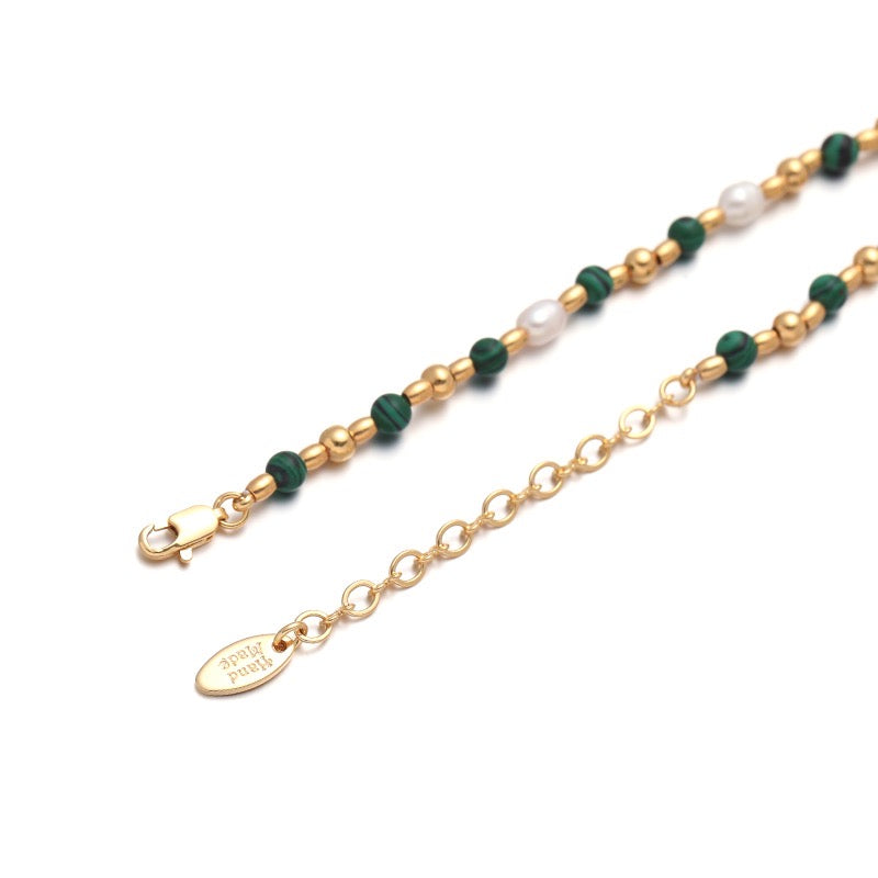 Gold-Plated Fashionable Retro Style Necklace with Pearls and Natural Stones