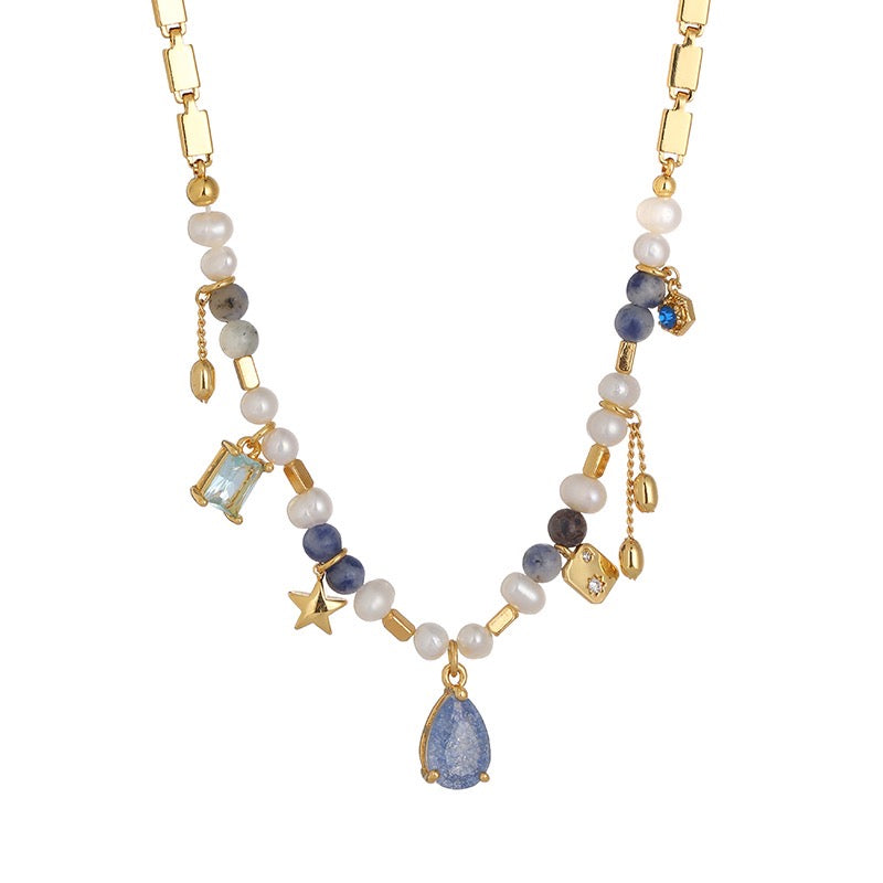 Gold-Plated Fashionable Retro Style Necklace with Pearls and Natural Stones