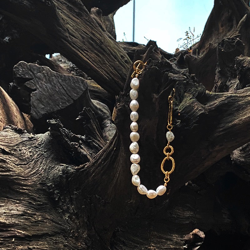 Gold-Plated Elegant and Bold Baroque Pearl Necklace