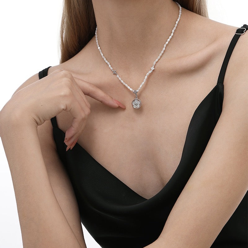 Platinum-Plated Trendy Shell Flower Pendant Necklace